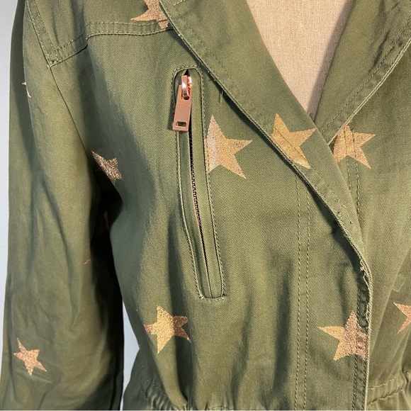 Romeo & Juliet Couture Green Utility Jacket with Gold Stars - Picture 8 of 12